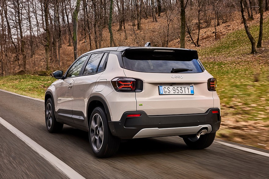 Дореформенный Jeep Avenger для Европы