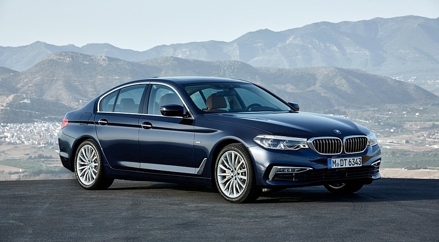 На фото: BMW 5 Series нового поколения