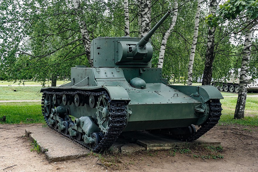 По Волоколамскому шоссе: первая ГЭС, две усадьбы и «штурмгешутц»