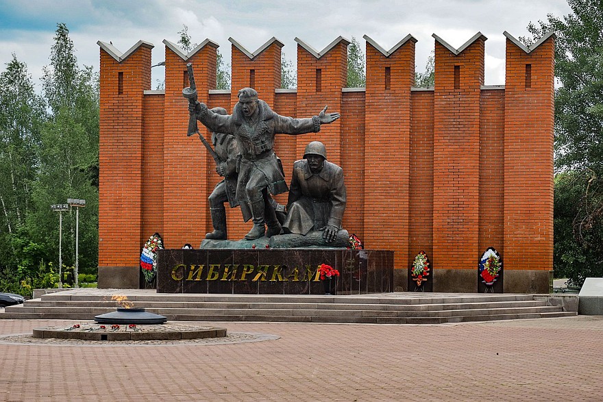 По Волоколамскому шоссе: первая ГЭС, две усадьбы и «штурмгешутц»