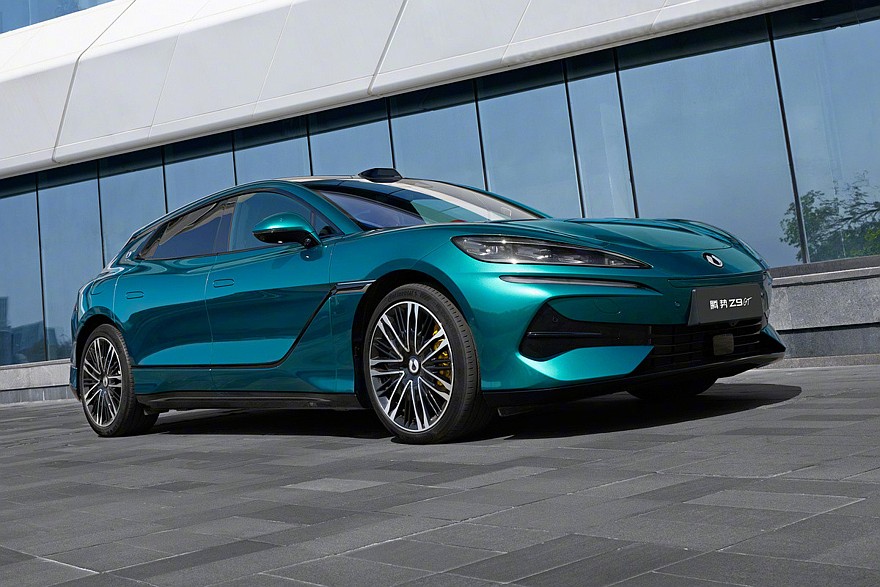 Обновленный Denza Z9 GT