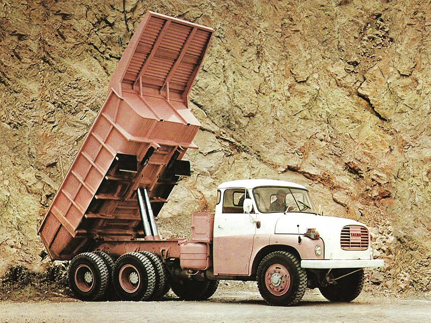 Volvo, «магары» и много Mercedes-Benz: иностранные автомобили, которые закупал СССР