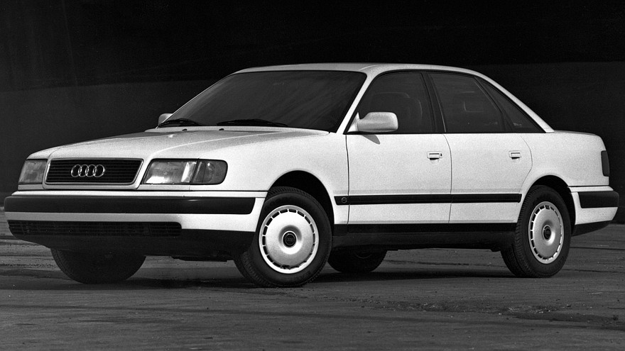 На фото: Audi 100 North America (4A,C4) '1990–94