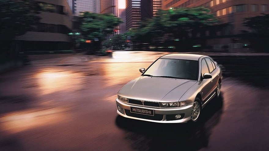 На фото: Mitsubishi Galant Elegance '1996–2003