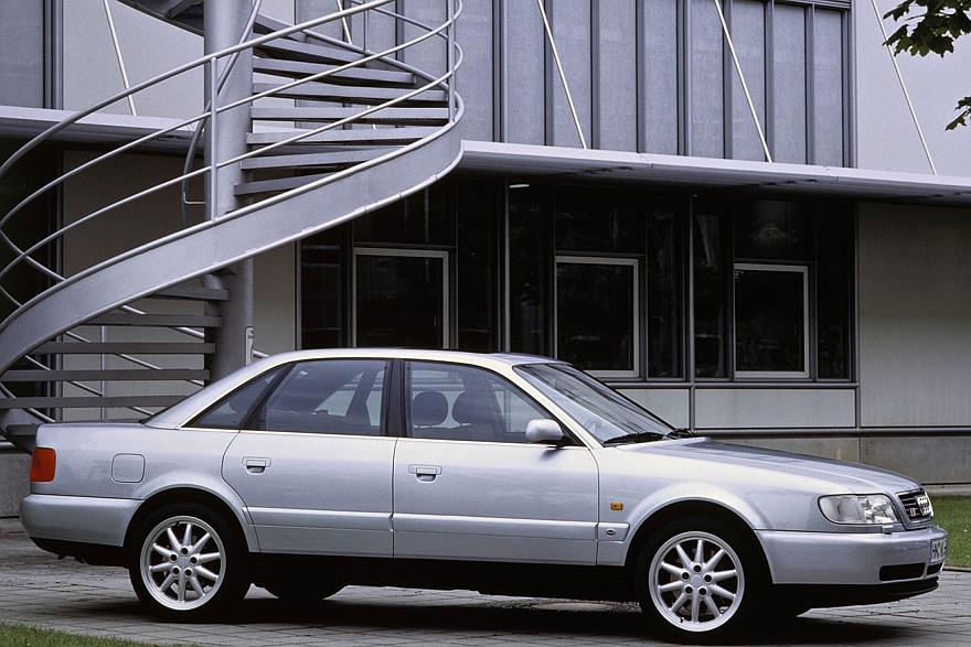 Спорт и бизнес: вспоминаем самые быстрые бизнес-седаны девяностых