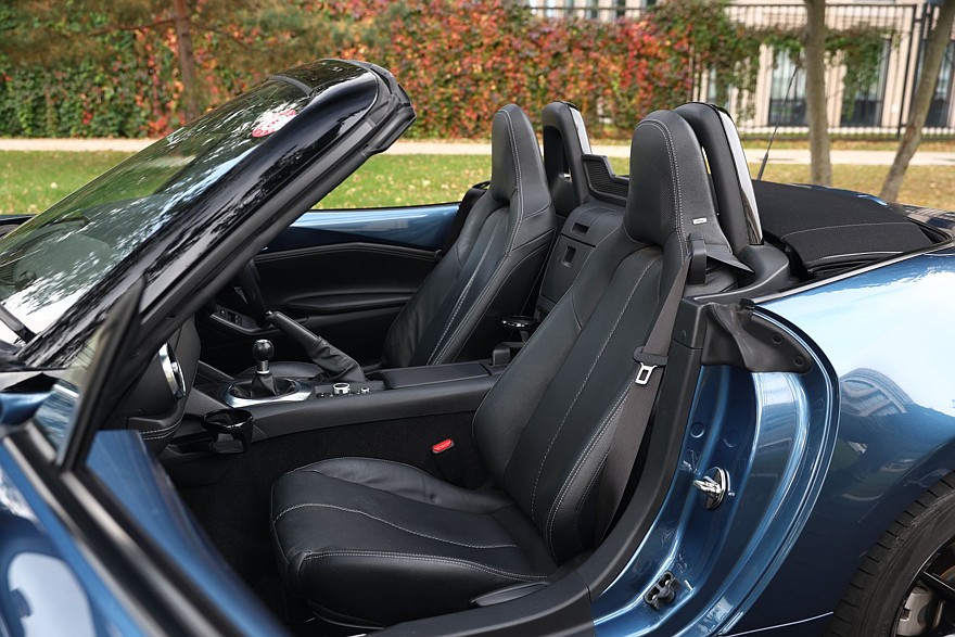 Задний привод, полтора литра и DVD-проигрыватель: опыт владения Mazda Roadster IV (ND)