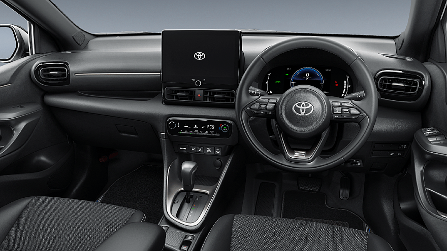 На фото: салон Toyota Yaris Z Urbano