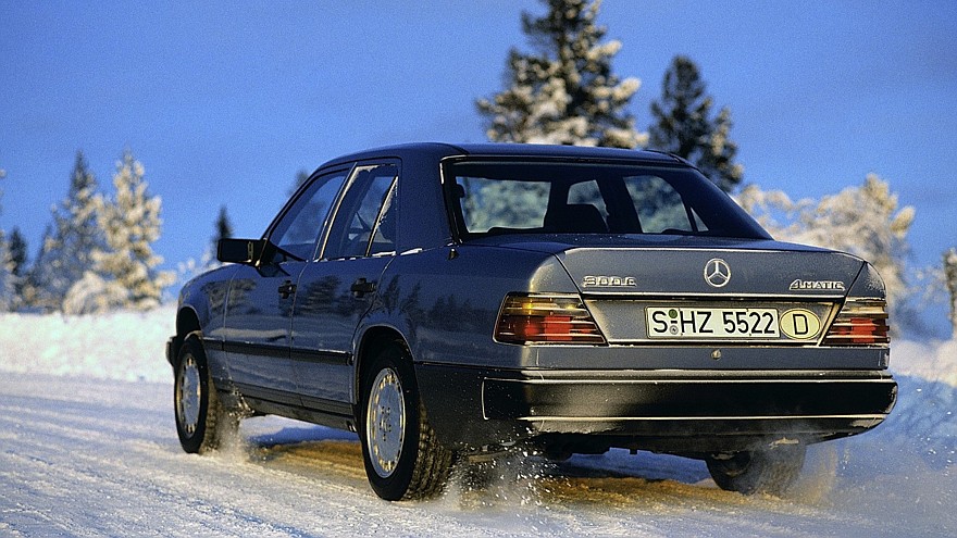 На фото: Mercedes-Benz 300 E 4MATIC (W124) '1987–1993
