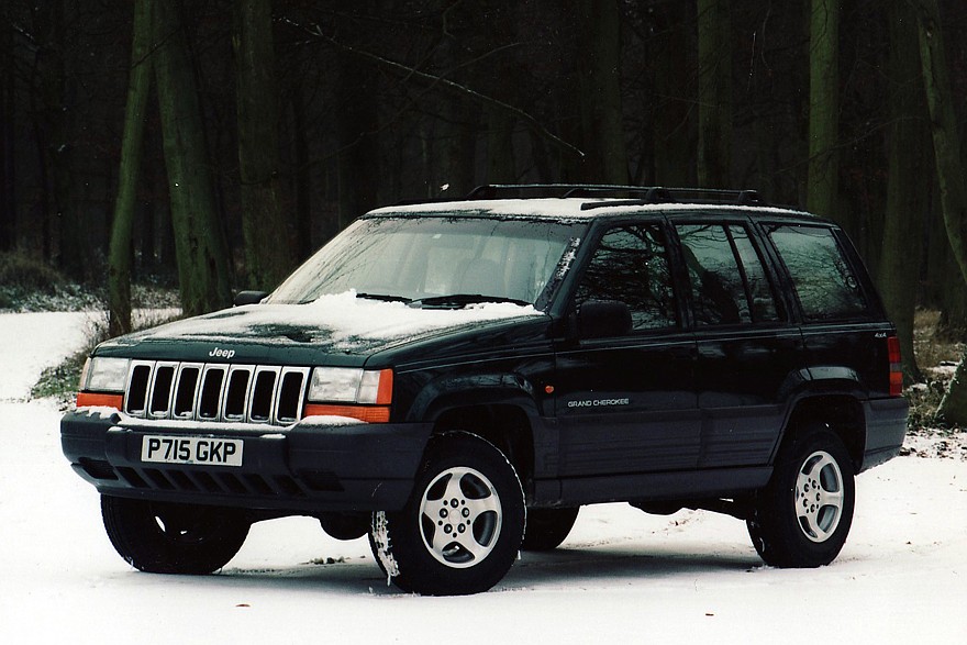 С любым вариантом трансмиссии этот автомобиль не боялся ни снега, ни любого другого бездорожья