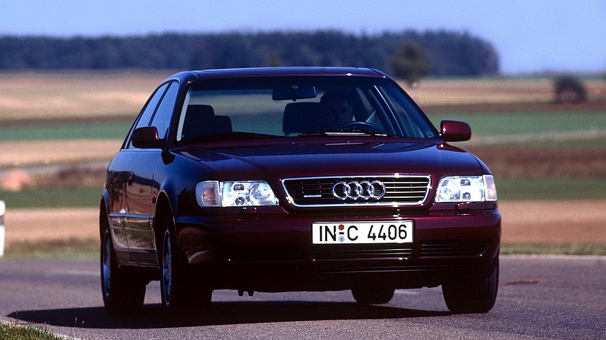 На фото: Audi A6 quattro C4 1994–97