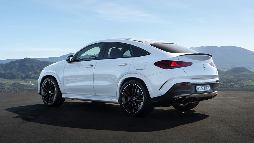На фото: обновлённый кроссовер Mercedes-Benz GLE Coupe