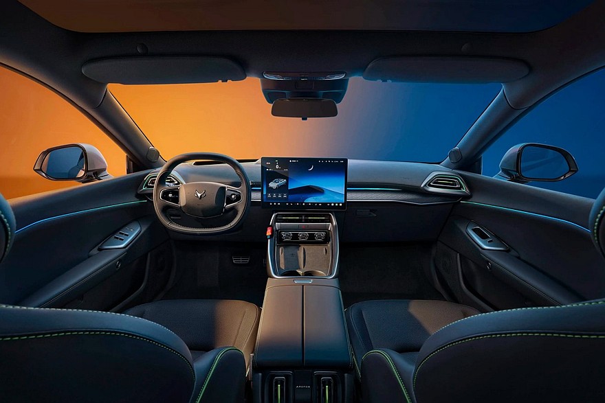 Дореформенный электроседан Arcfox Alpha S5