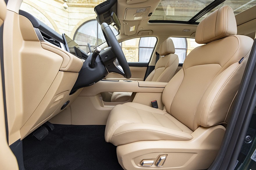 Выбираем кроссовер для дальних поездок: батарея, зарядка и запас хода от 1000 км