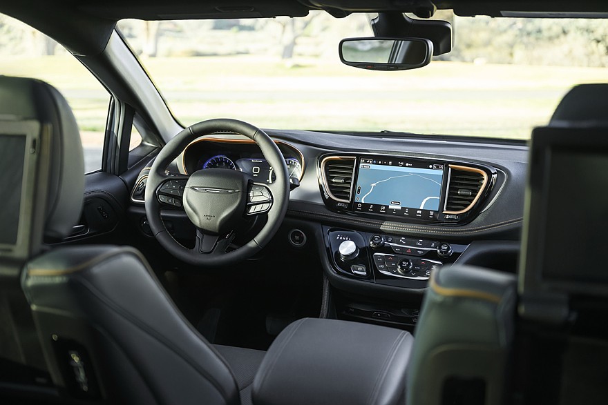 Chrysler снизил цены на недавно представленный обновлённый минивэн Pacifica
