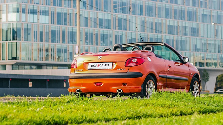 Peugeot 206 СС оранжевый сзади (2)