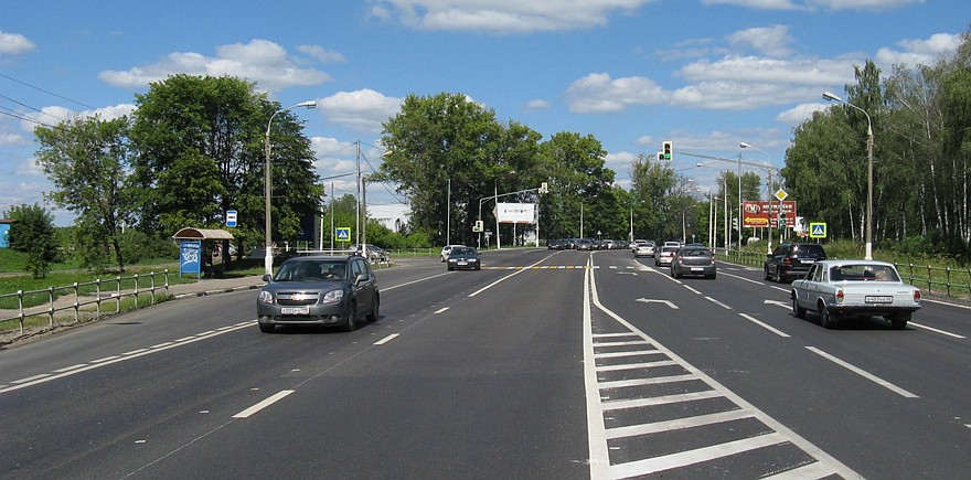 На фото: Старосимферопольское шоссе (Чеховский район)