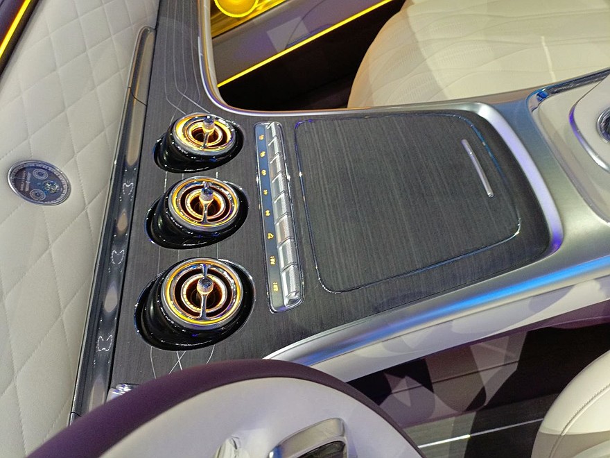 На фото: салон концепта Geely Galaxy Light II