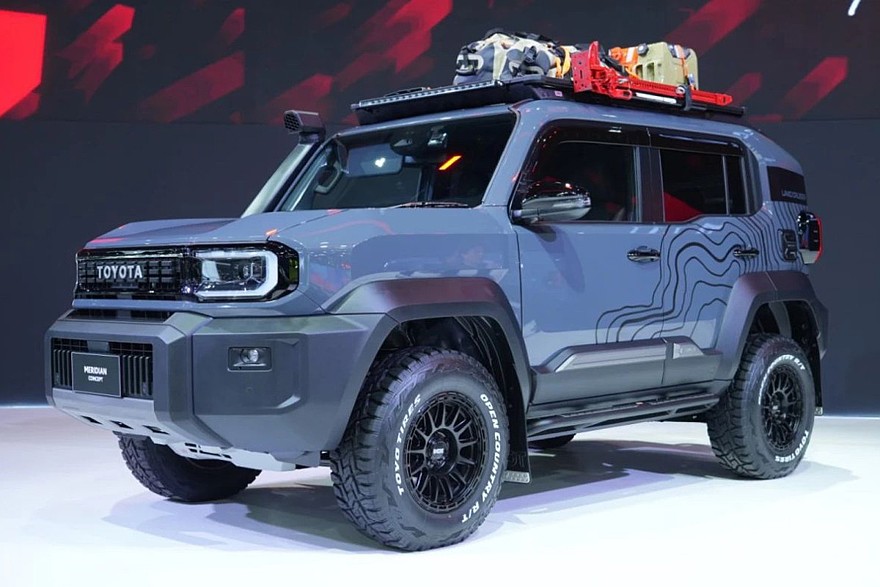 На фото: концепт Toyota Land Cruiser FJ Meridian