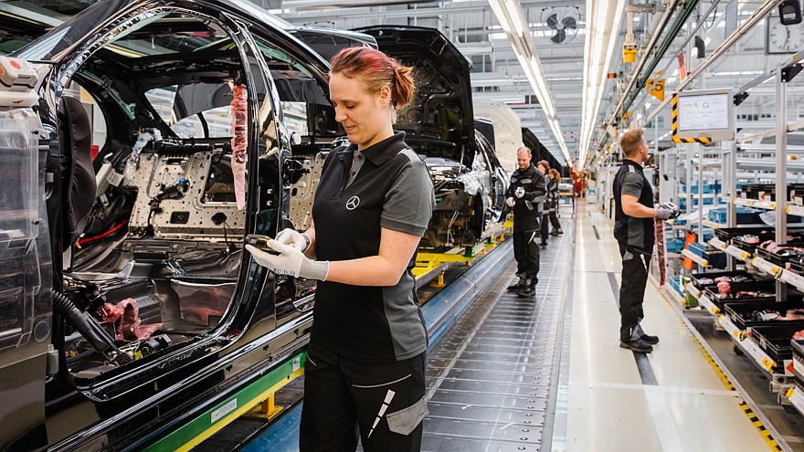 Mercedes-Benz Werk Sindelfingen produziert künftig Elektrofahrzeuge der neuen Produktmarke EQ