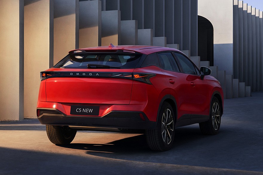 Новый кроссовер Omoda C5 для России