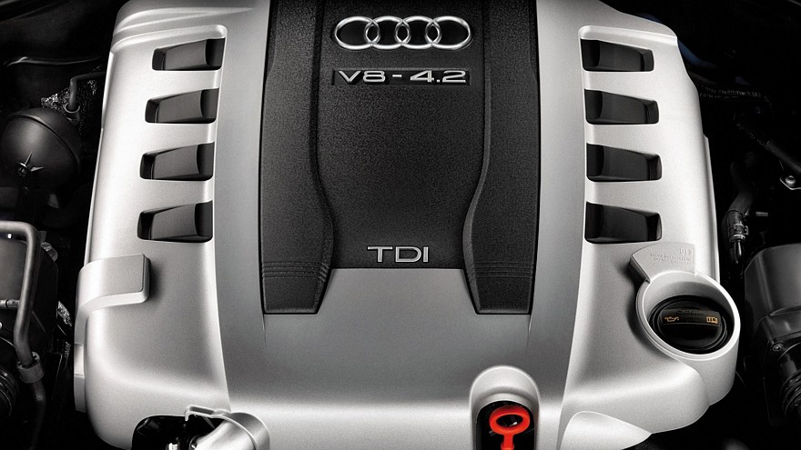 На фото: Под капотом Audi Q7 4.2 TDI '2007–09