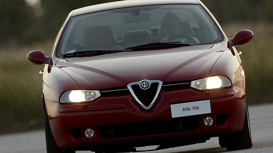 На фото: Alfa Romeo 156 (932A) 