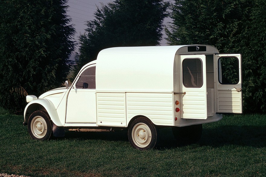 Классический Citroen 2 CV Fourgonnette