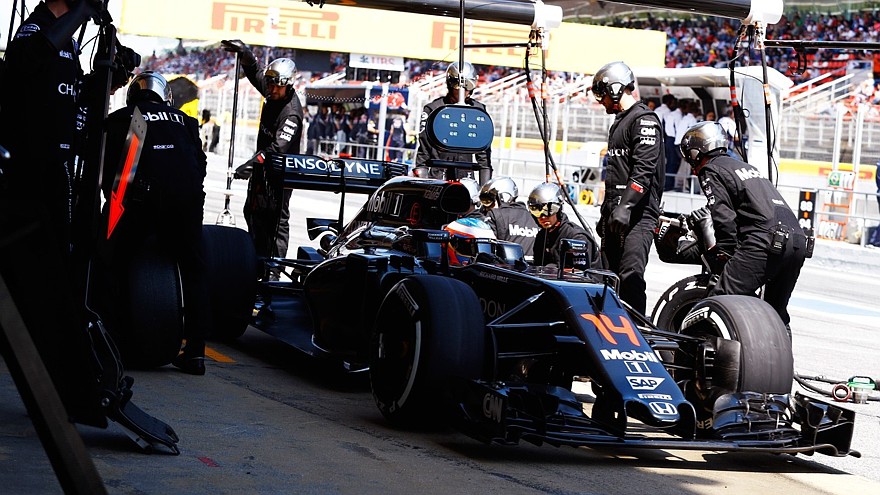 У McLaren есть все шансы на то, чтобы стать той командой, кто сможет «свергнуть с трона» Mercedes