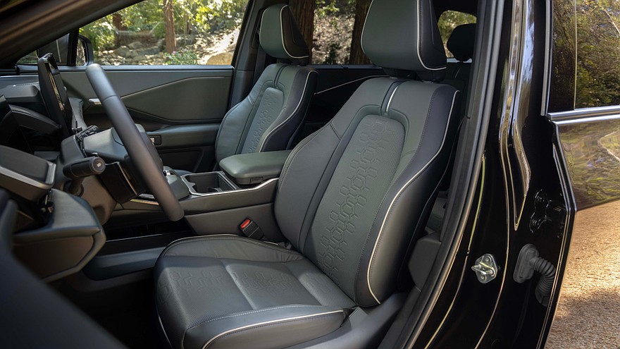 На фото: салон Subaru Getaway