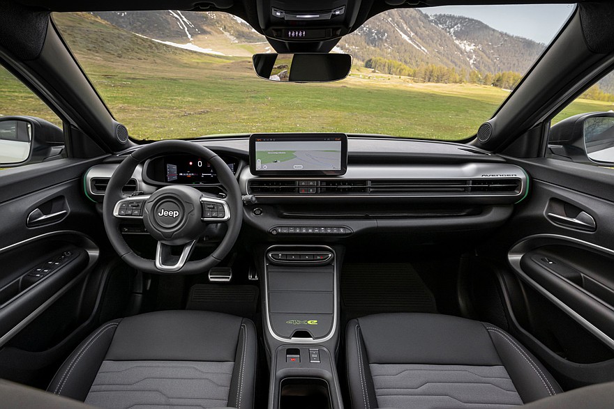 Дореформенный Jeep Avenger 4xe для Европы