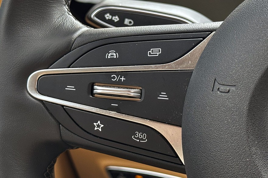 У нас есть премиальный минивэн дома: тест-драйв Voyah Dream