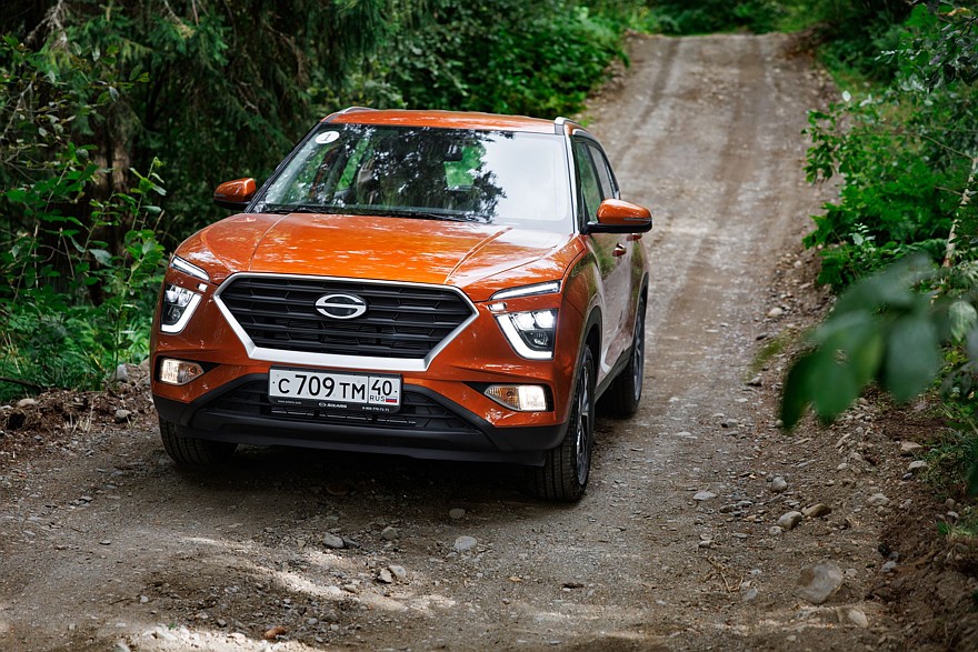 Электронные системы и панорамная крыша: изучаем комплектации Solaris HC