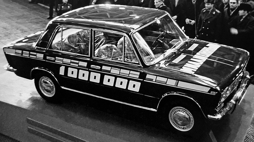 К 21 декабря 1973 года на ВАЗе собрали первый миллион автомобилей. Юбиляром стал, конечно же, ВАЗ-2103