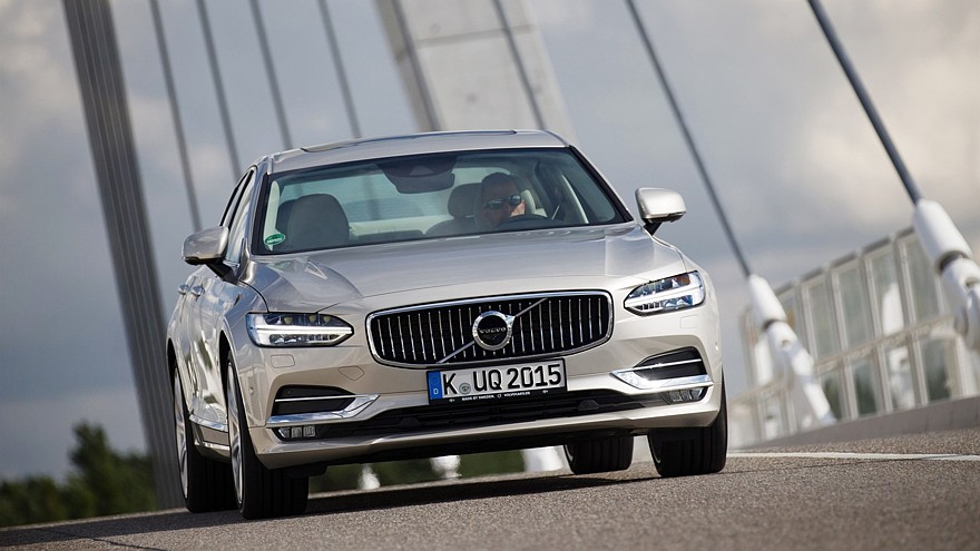 Volvo S90. Кстати, недавно S90 и V90 получили высшую оценку по безопасности в Euro NCAP.