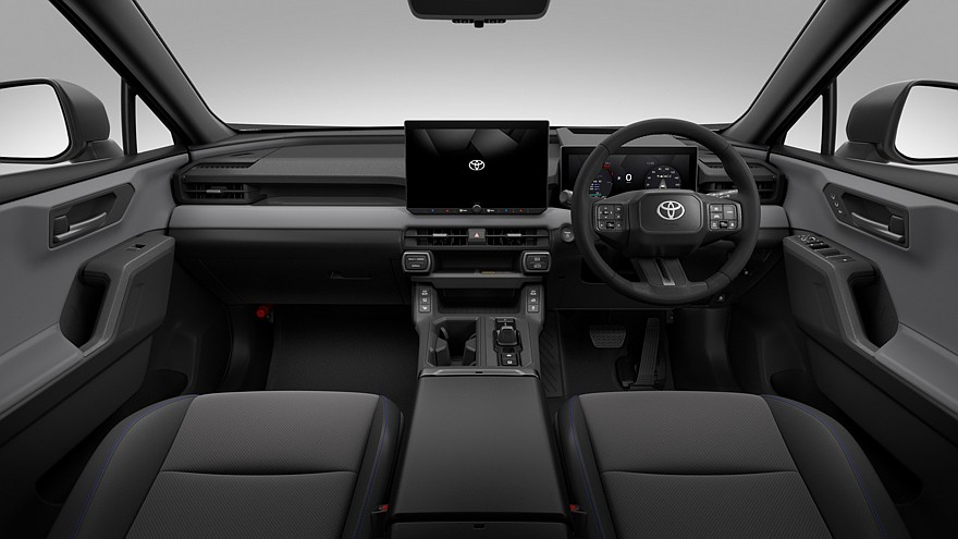 На фото: салон Toyota RAV4 Z (с PHEV-установкой)