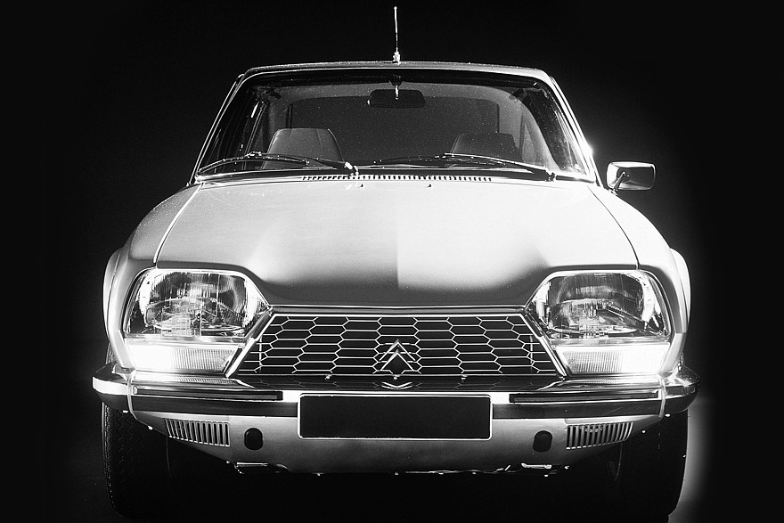 Отличить версию с РПД (второе и третье фото) от обычного GS можно было по более широким передним крыльям и увеличенной колее передних колёс