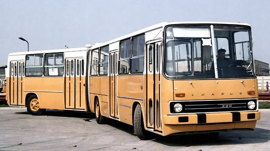 На фото: Ikarus 280 '1971–2003