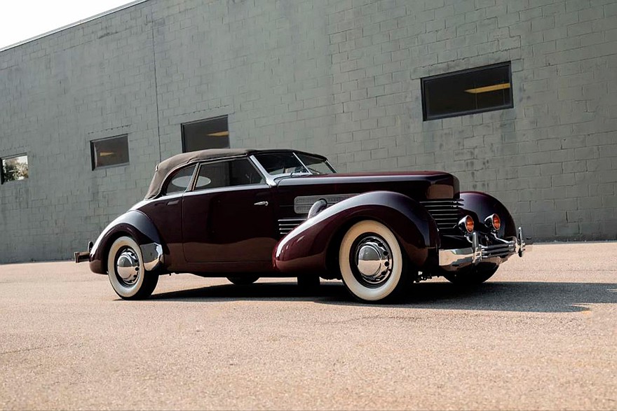 Cord 812 с наддувным двигателем, Фото: rmsothebys.com