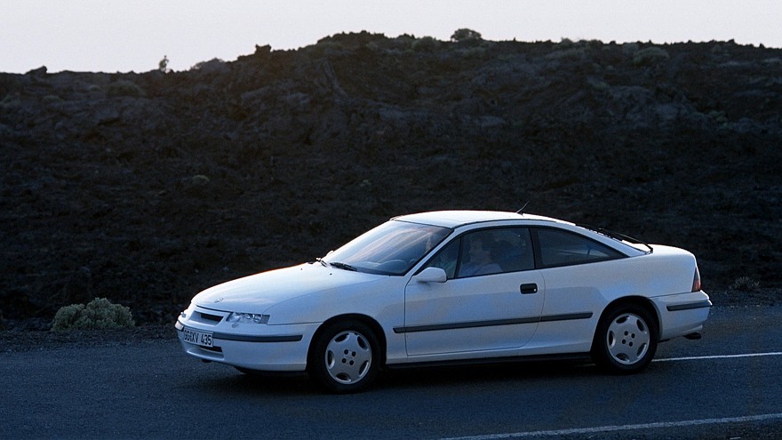На фото: Opel Calibra 2.0i '1990–94