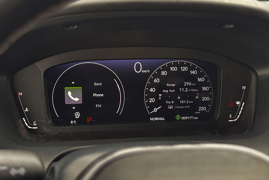 Японский минимализм с европейским лицом: тест-драйв Honda ZR-V