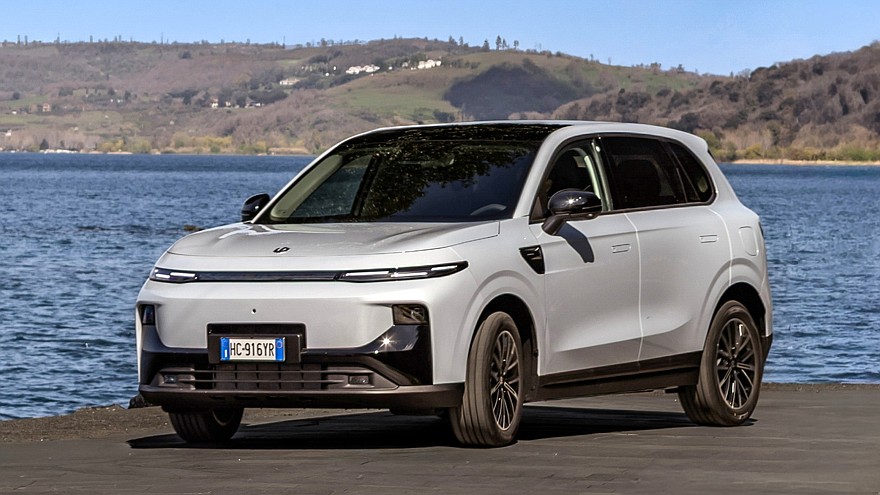 Кроссовер Opel на платформе Leapmotor: старое имя, кнопки в салоне и доступная цена
