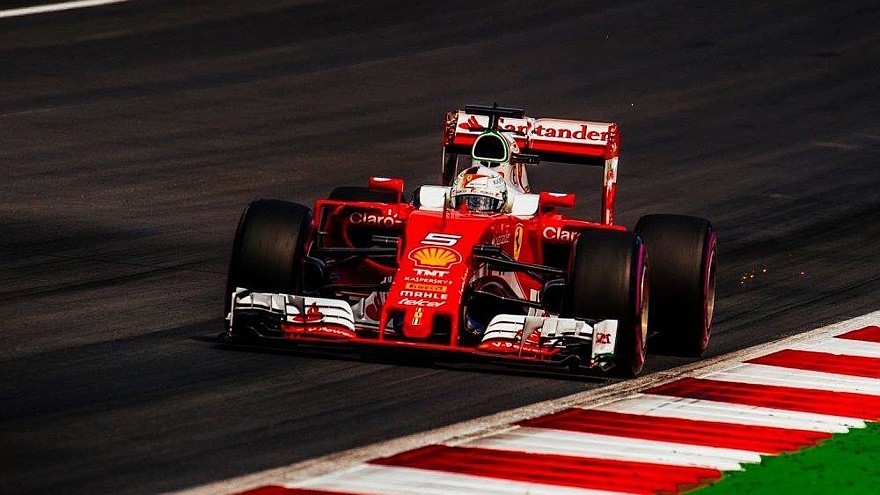 В Pirelli установили, что причиной разрушения шины стал обломок на трассе