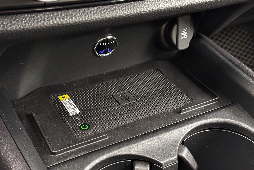 Японский минимализм с европейским лицом: тест-драйв Honda ZR-V