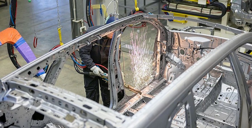 Производство моделей Evolute в РФ: теперь со сваркой и окраской кузовов