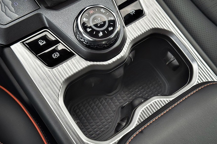 Меньше бутафории, больше смысла: тест-драйв Jetour T1