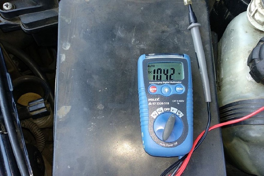 Сладкая ложь и горькая правда: почему врет и как починить указатель уровня топлива