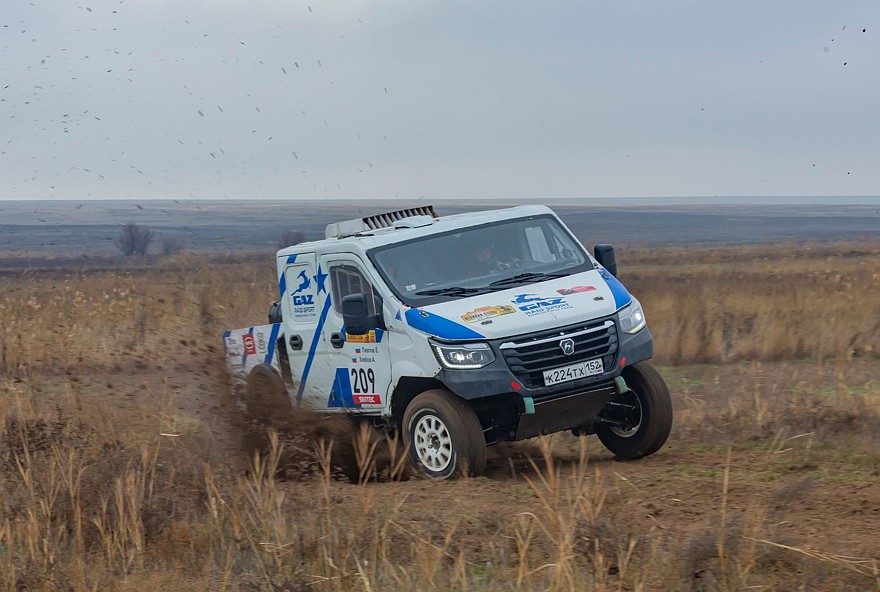 Туман, сходы и ночной финиш: второй гоночный день ралли-рейда «Великая степь»