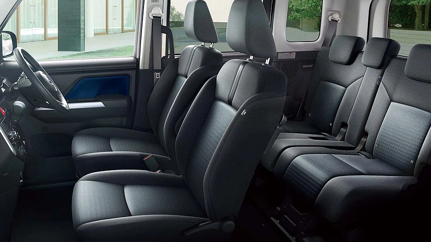 На фото: салон Subaru Justy