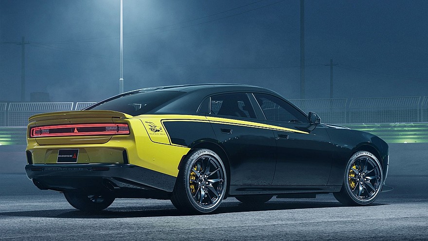 «Пчёлка» вернулась и готова всех покусать: представлен новый Dodge Charger Super Bee