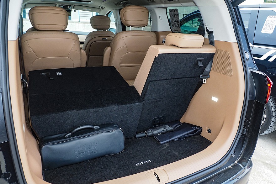 Брат из Китая приехал: тест-драйв JAC RF8